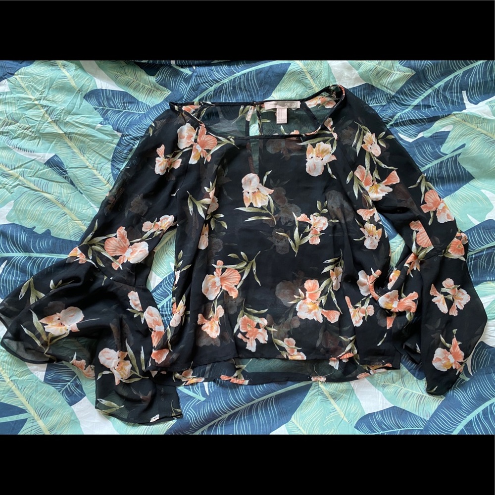 Floral blouse with bell sleeves